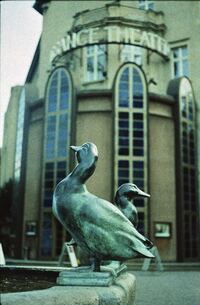 Brunnen vor dem Renaissance-Theater, Berlin 2015